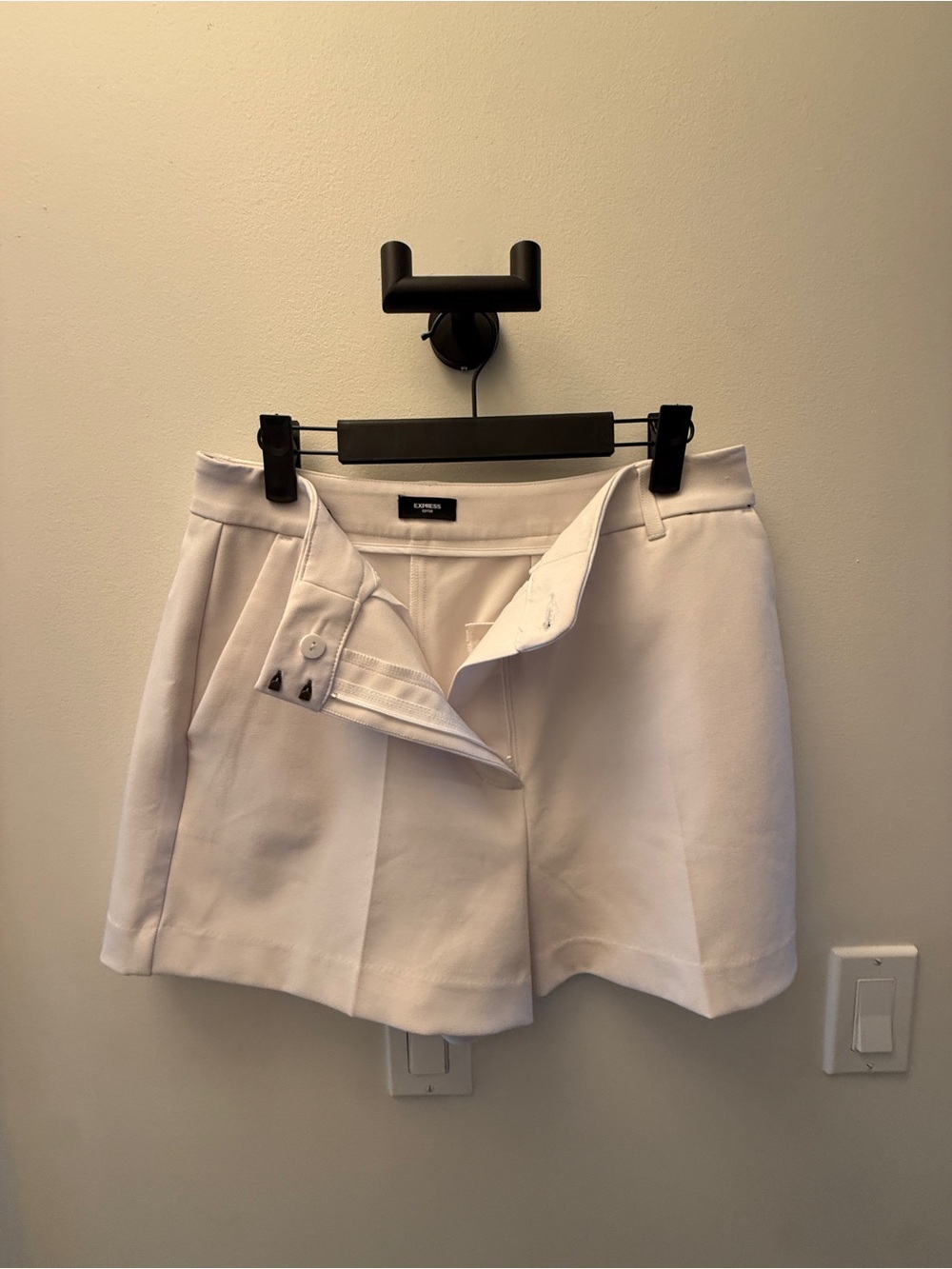 Express Women's White Tailored Shorts